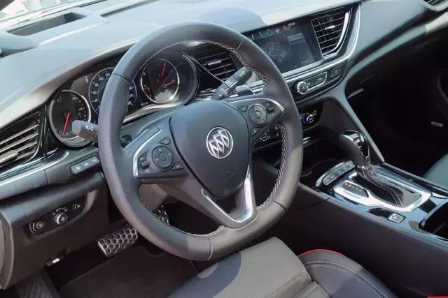 君威gs与标致508l底盘对比,新款君威gs底盘顶起来长什么样