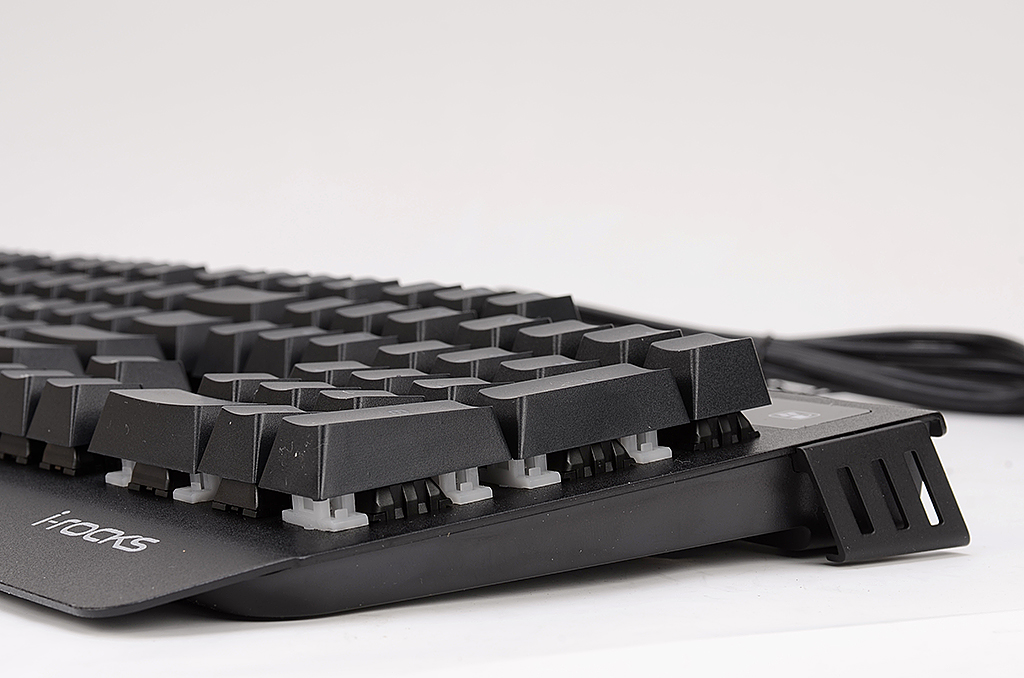 文本直送科技新闻:i-rocks艾芮克K60M金属机械式键盘动手玩