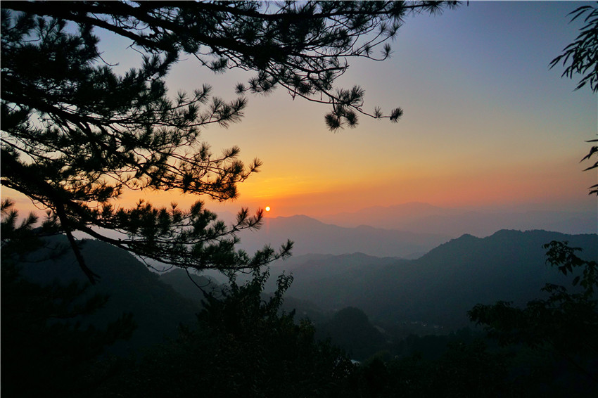 大自然山顶巨石,南天门到大别山主峰