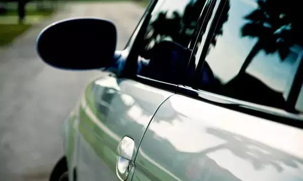 汽车镀膜镀晶封釉打蜡车衣的区别,打蜡封釉镀膜镀晶到底有什么区别