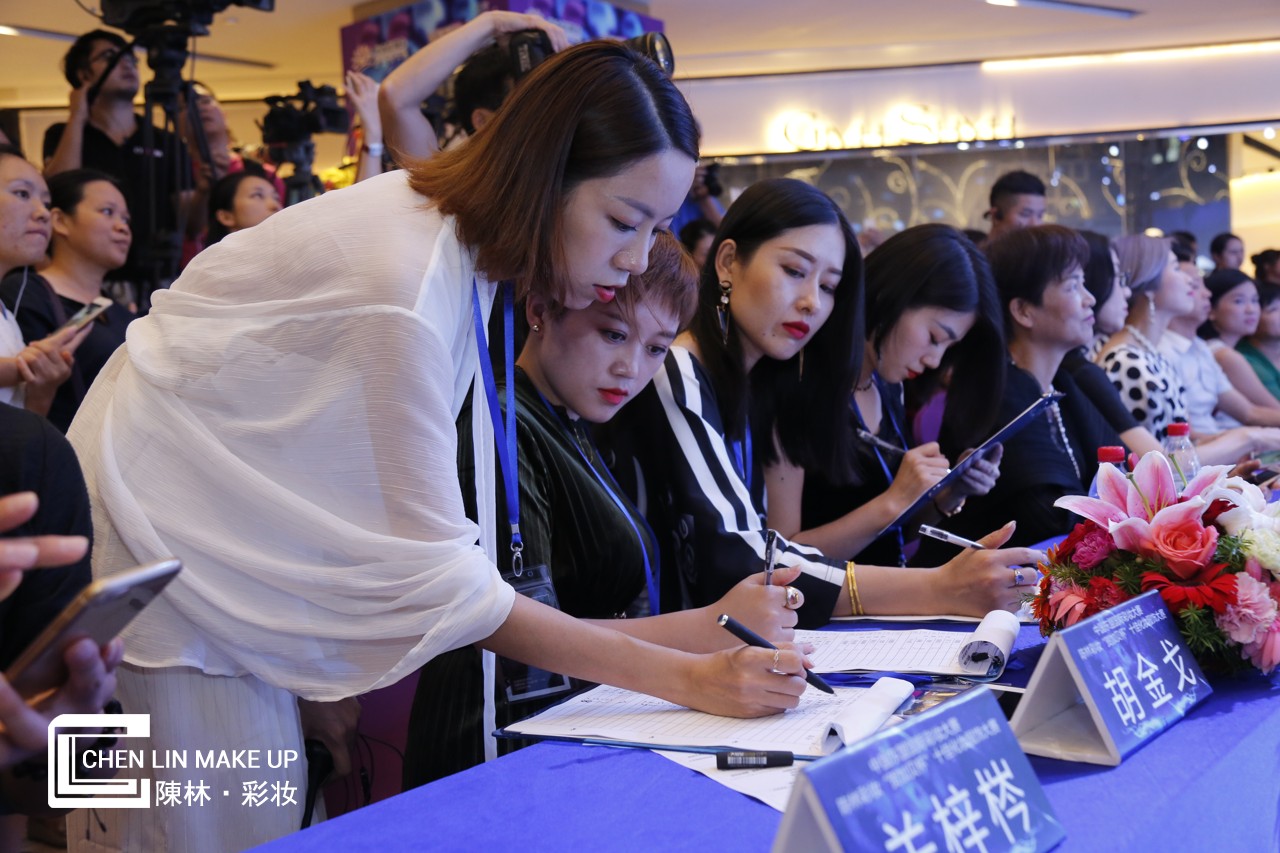 中国东盟国际彩妆大赛陈林彩妆贺加贝杯十佳化妆服饰比赛完美收官