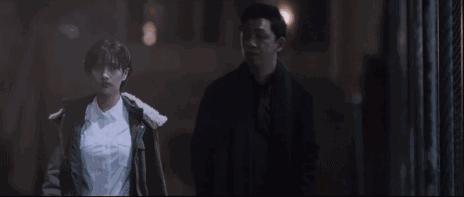 潘粤明眼神再无少年气全是沧桑,潘粤明如何一人分饰两角