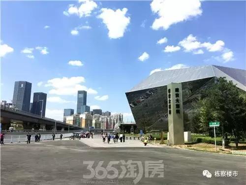 轻奢or高冷？三年又三年，现实告诉你万象城是谁的MIXC！