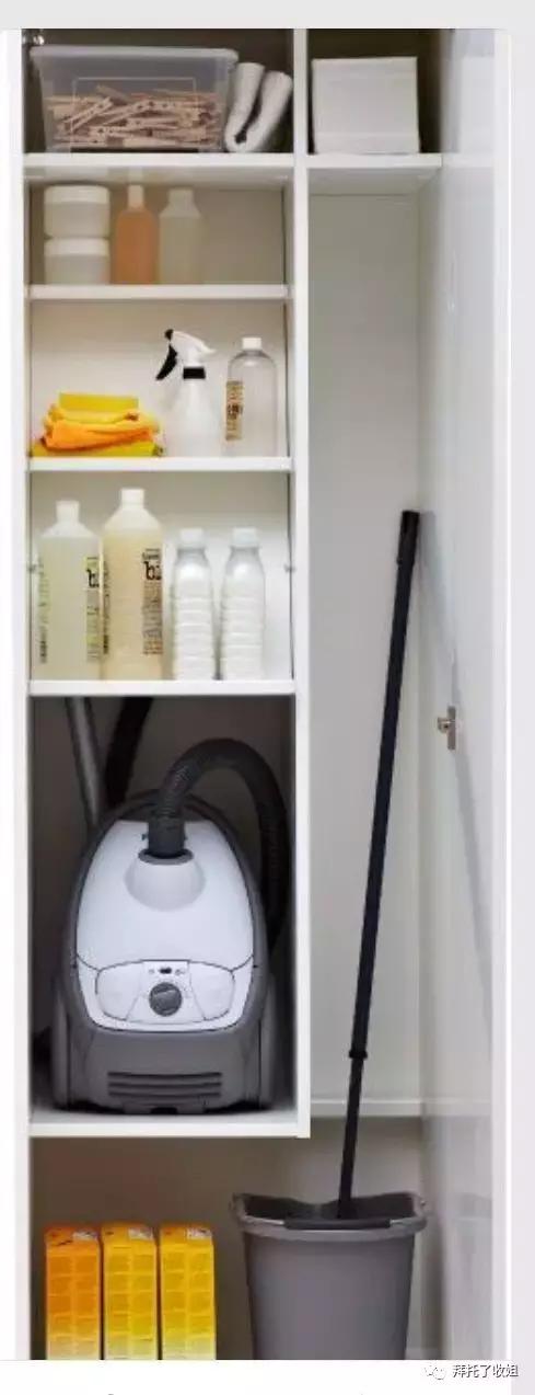 她家看不到一个拖把，地上居然没有半点儿灰