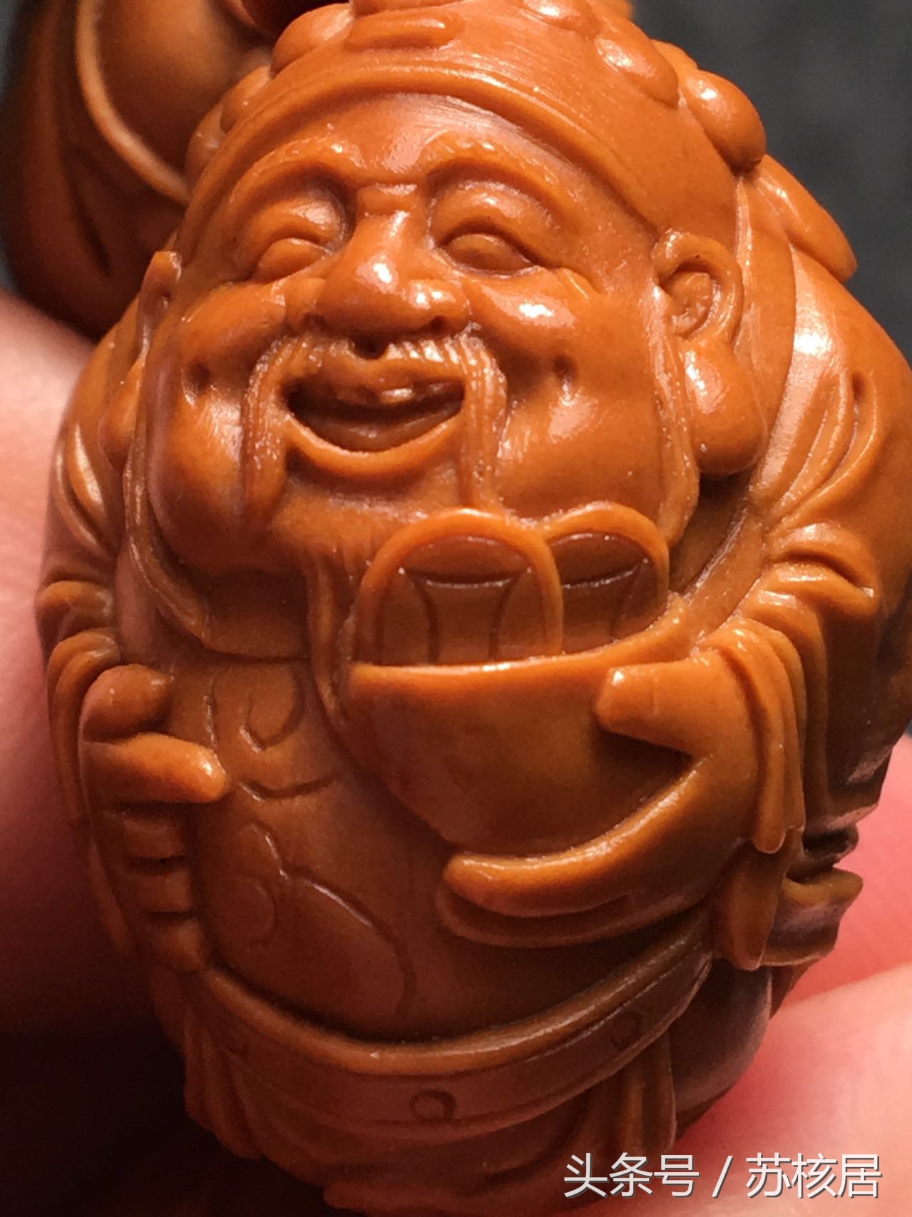 橄榄核手串越玩越黑,橄榄手串盘玩半年有玻璃化了