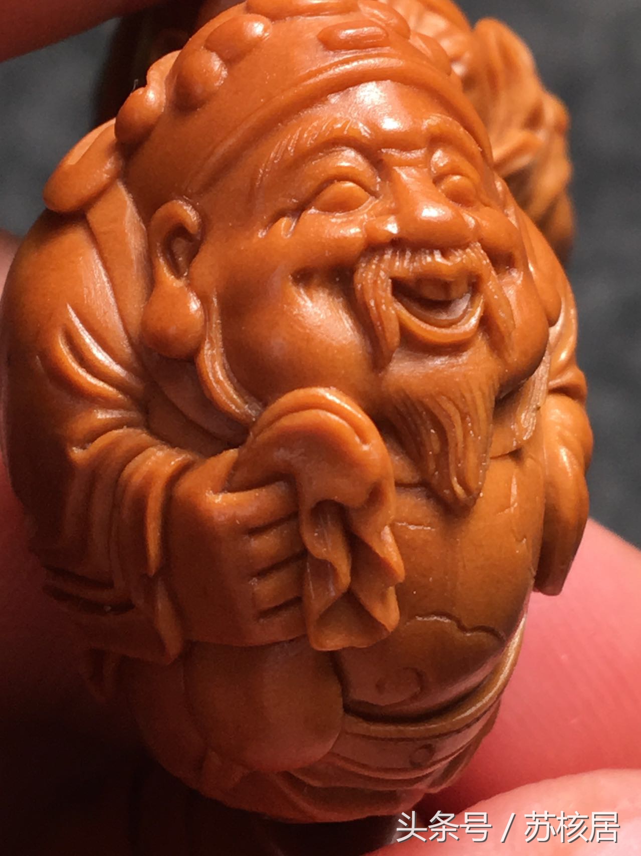 橄榄核手串越玩越黑,橄榄手串盘玩半年有玻璃化了