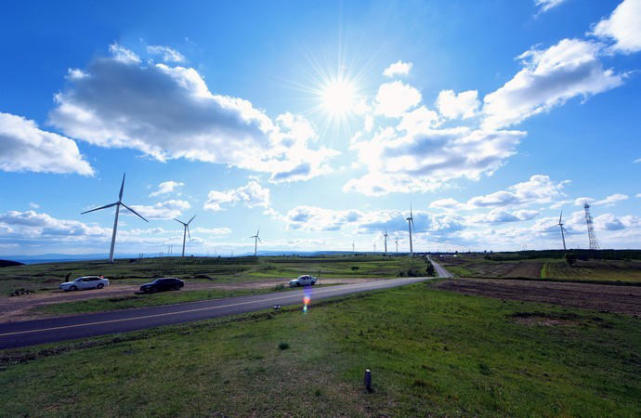 耗资3.2亿的中国66号公路也被称为把妹公路