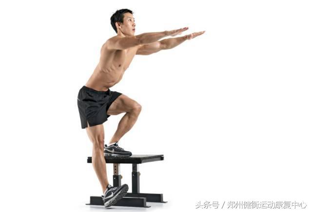 膝关节损伤要静养还是恢复训练,膝关节稳定训练避免运动损伤