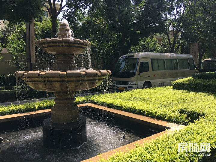 百亩绿化三亩湖五重景观成一家-富力白鹭湾园林实景