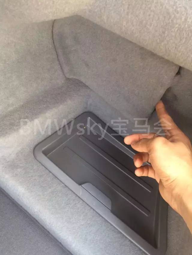 宝马点烟器不通电维修多少钱,宝马点烟器没电怎么回事