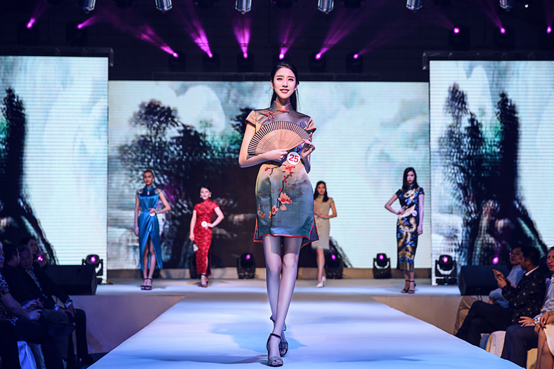 第67届世界小姐重庆赛区诞生“七仙女”颜值点亮喵村时尚街区