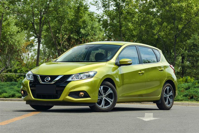 奥迪a3和奔驰a200两厢哪个值得买,奥迪a3两厢车1.4t进口2013年图片