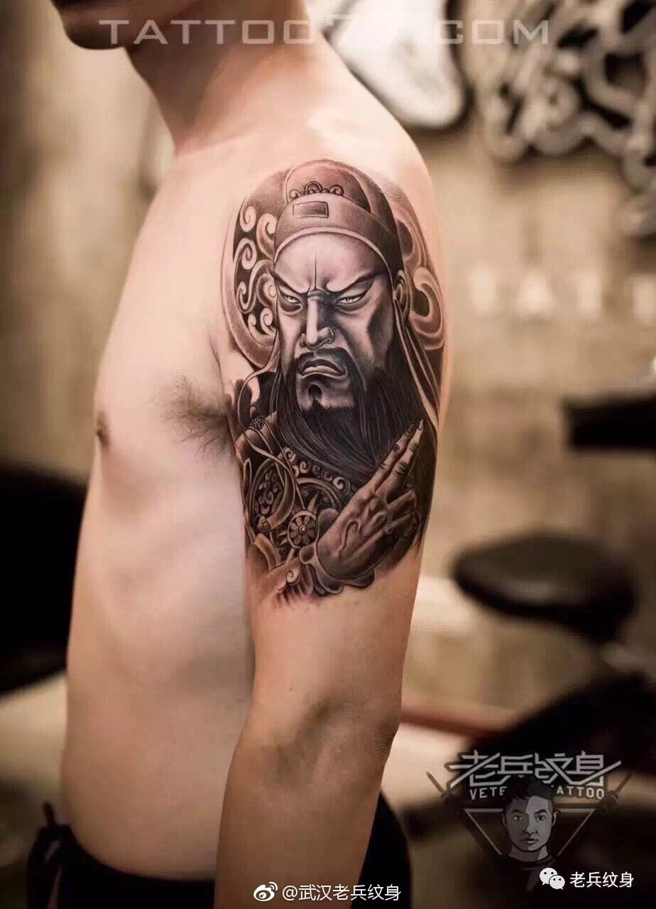 想纹个满背关公怕背不动,想纹个关公