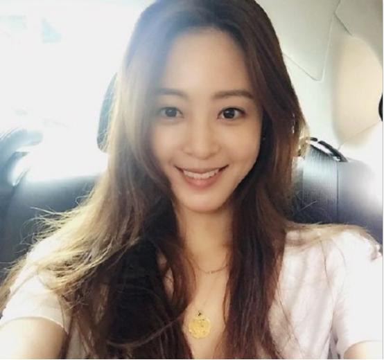 十位韩国女星素颜妆前后对比羡煞旁人女明星卸妆后什么样