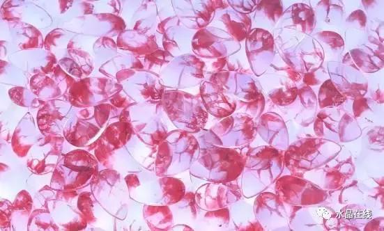 该怎么鉴别真水晶和假水晶,如何辨别真的水晶和假的水晶