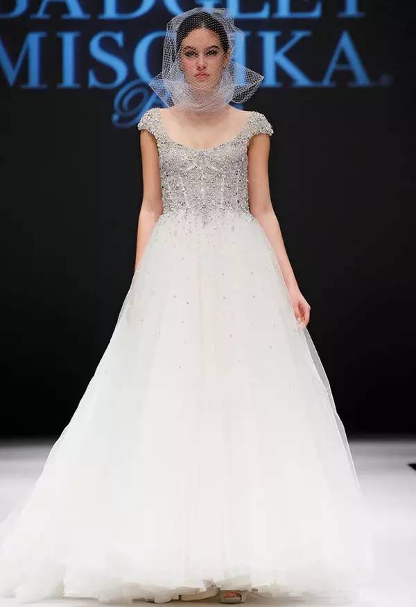 世界著名婚纱,世界十大婚纱品牌官网