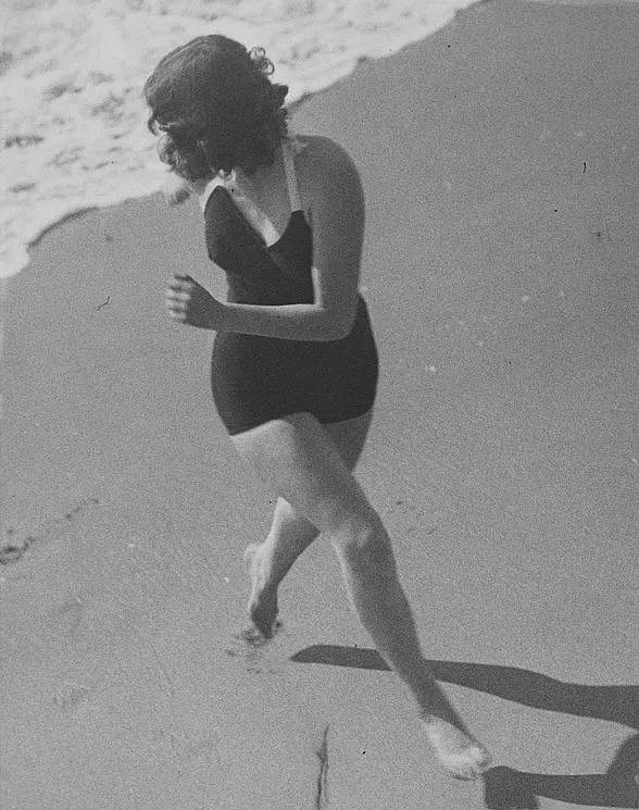 要看见自由和快乐，就不会让痛苦毁掉梦想