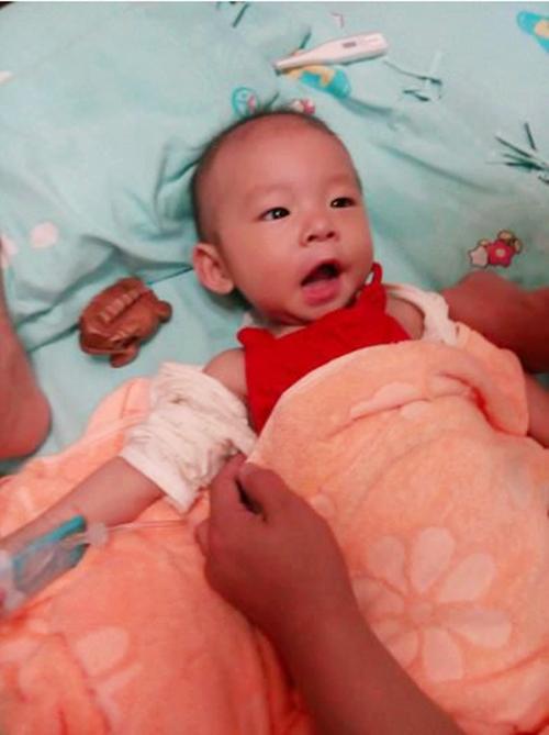 两个月宝宝全身都是湿疹怎么办,两个月宝宝浑身都长湿疹怎么办