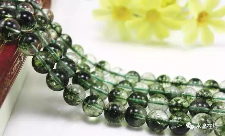 该怎么鉴别真水晶和假水晶,如何辨别真的水晶和假的水晶