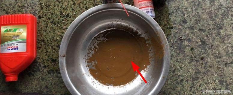 女士摩托车油箱进水怎么处理,电喷摩托车油箱进水了怎么办