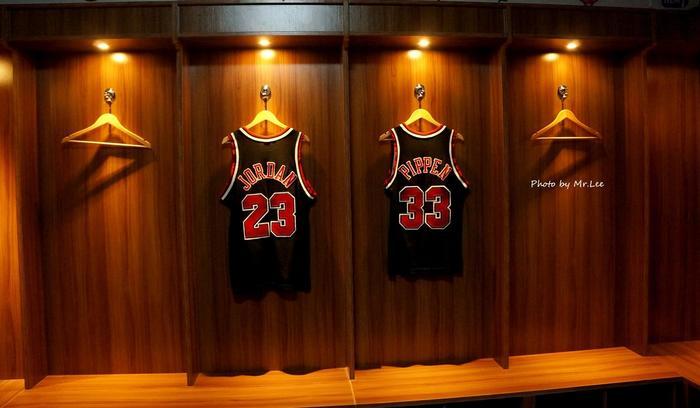 迈克尔乔丹公牛时期绿色球衣,乔丹退役公牛球衣视频