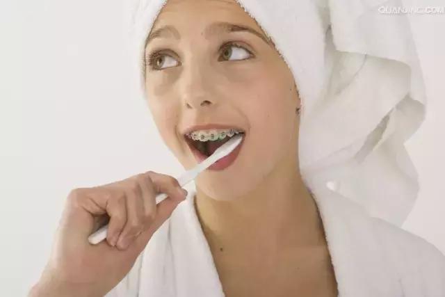 宝宝牙齿稀疏牙缝大是什么原因,门牙缝越来越大的原因