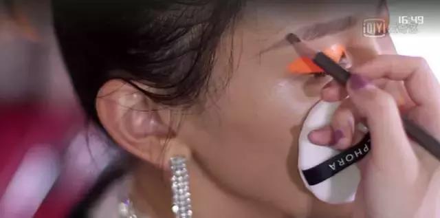 如何拥有超模们的小白牙？天使之路同款只要12元！