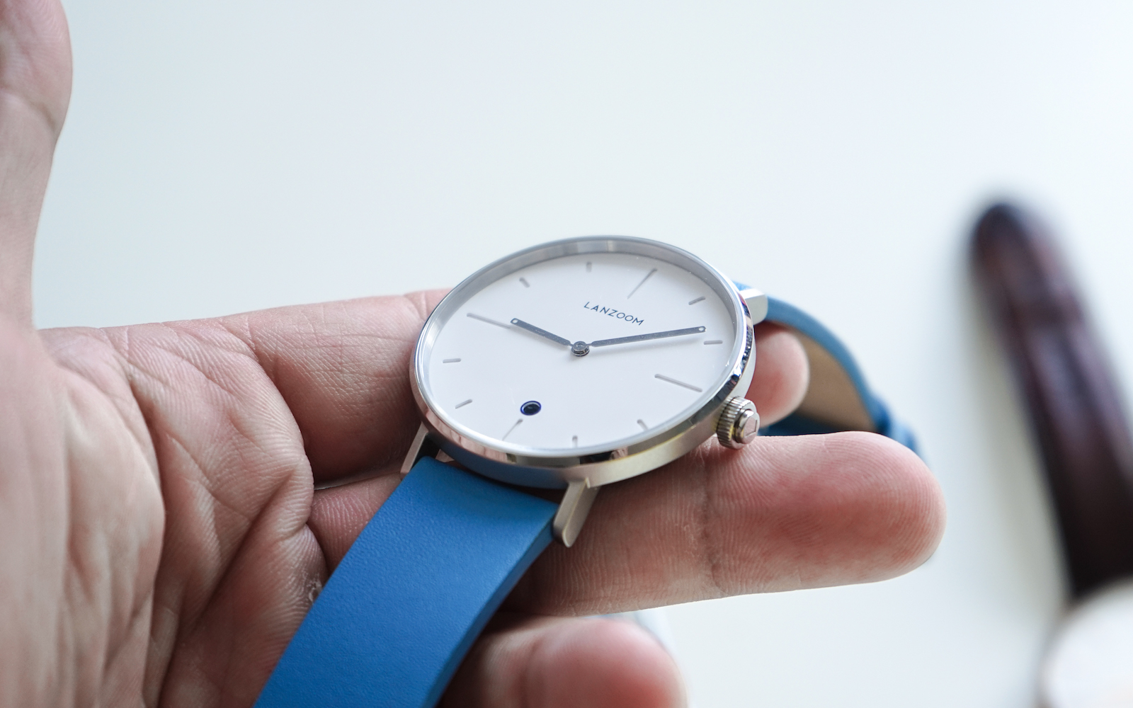 苹果手表更好还是太空人手表更好,苹果智能表值得买吗