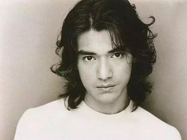 李健神仙颜值,李健哪个星座的