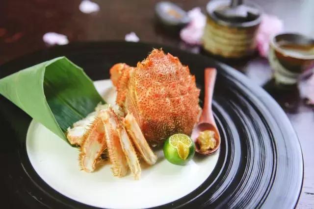 红毛蟹蟹腿多少钱,红毛蟹贵还是雪蟹贵