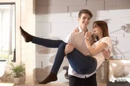 纹眉为什么会开运眉,女子纹眉纹错了商家不退钱