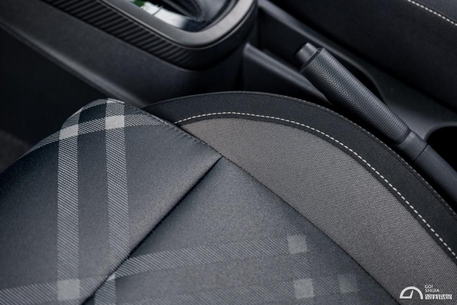 颜高性价比高的人,哪一年的名爵3最值得买