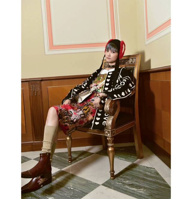 李宇春春晚口红是什么色号,李宇春口红