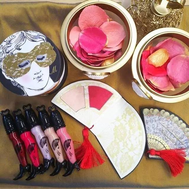 哪个牌子的圣诞限量款好,各个品牌的圣诞限定翻车