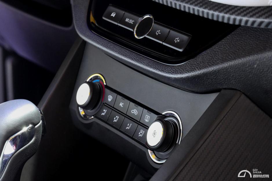 颜高性价比高的人,哪一年的名爵3最值得买