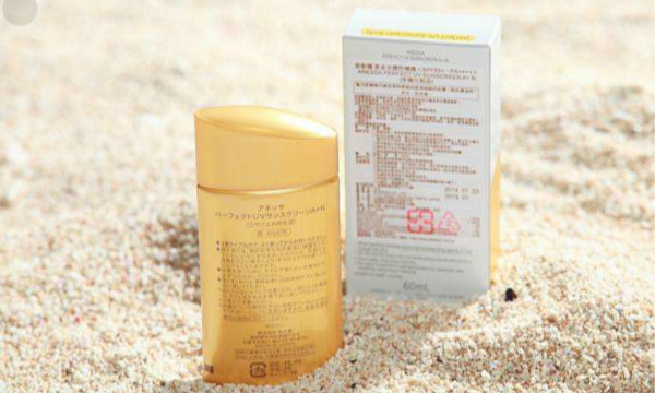 旅游带什么化妆包合适,旅行包旅游必备单品