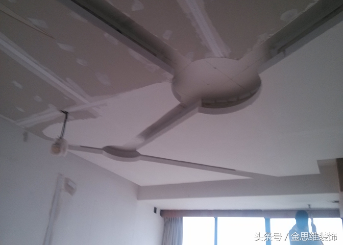 90后女孩第一次创业,开一家美容院年入百万