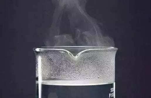 下雨时怎么让鞋子不湿,下雨潮湿天如何让鞋子快速干了