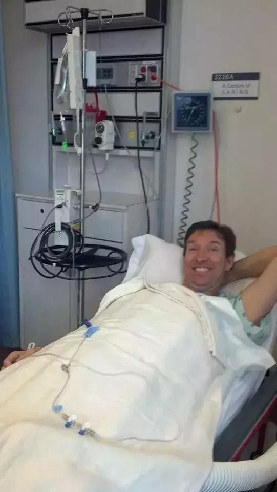 他是一名超市检票员，却依靠神奇画风，给大家带来快乐