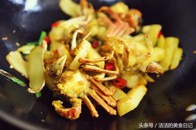 大闸蟹蟹黄特别多好吃,怎么油爆大闸蟹