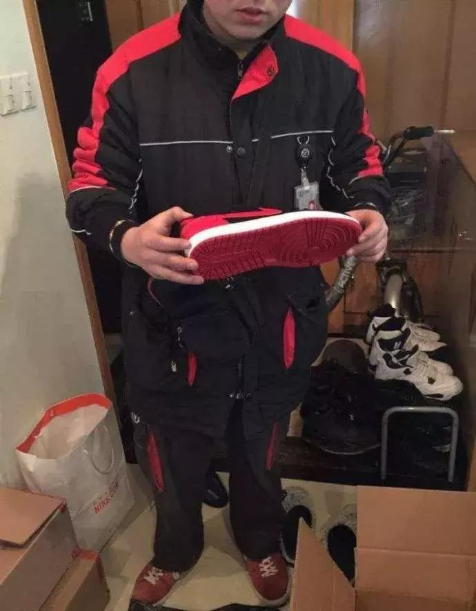 巴黎世家是什么工装,巴黎世家工作服卖多少钱