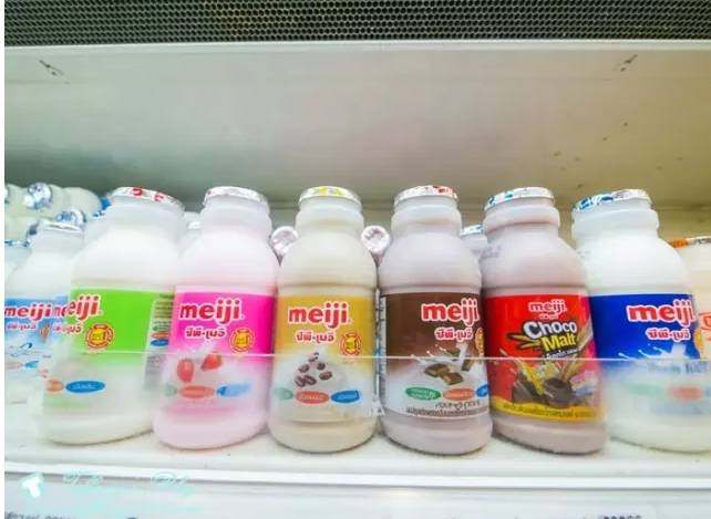 泰国711便利店的零食也太便宜了吧，超多没吃过的种类