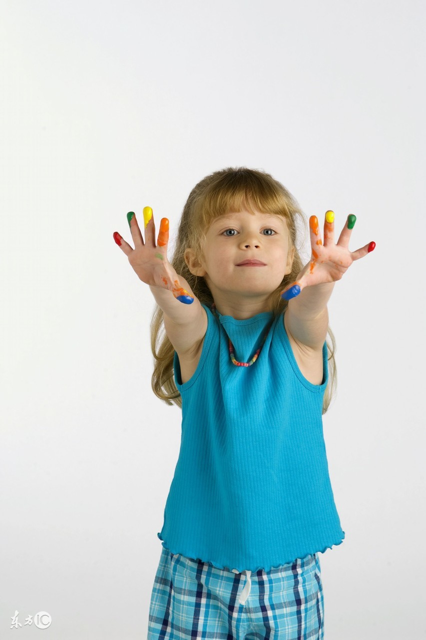 坐车避免宝宝哭闹,宝宝坐车就特别烦躁怎么回事