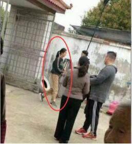 杨幂村姑造型看不出是本人，而一眼认不出的男星谁也比不过梁家辉