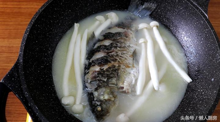 鲫鱼汤做得不好吃怎么补救,鲫鱼汤煎不白了怎么办