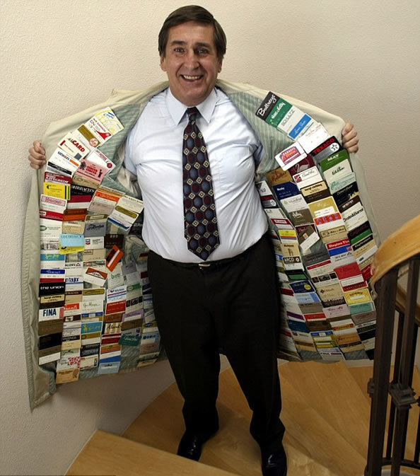 男子什么都不多就卡多，盘点信用卡之最