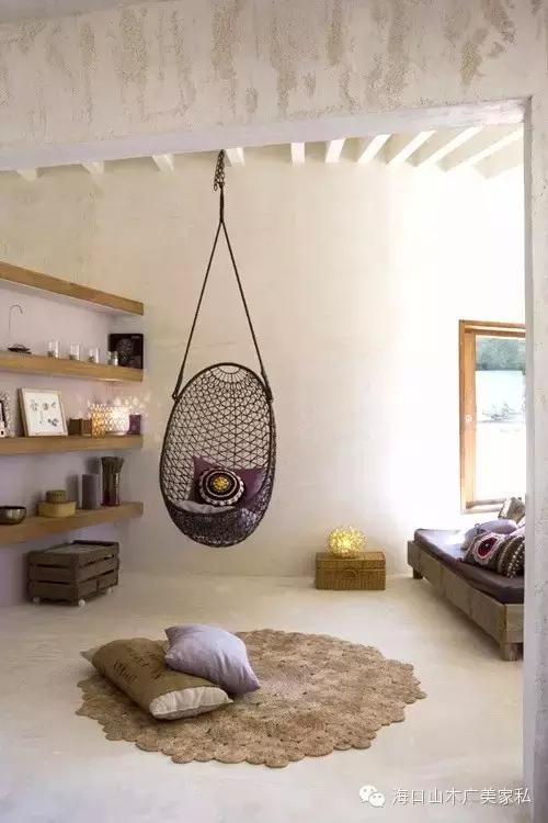 躲在山中偷得浮生半日闲,坐在河边吹吹风偷得浮生半日闲