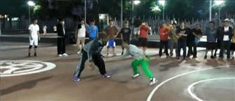 李根踢马布里视频,李根狂飙搞笑视频