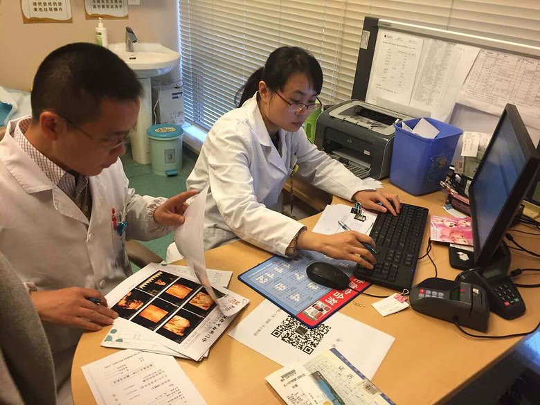 二胎妈妈顺产分娩过程,二胎妈妈剖腹产的经历