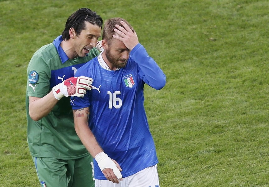 最新的实用绿茵足球技巧,绿茵赛场怎么踢球